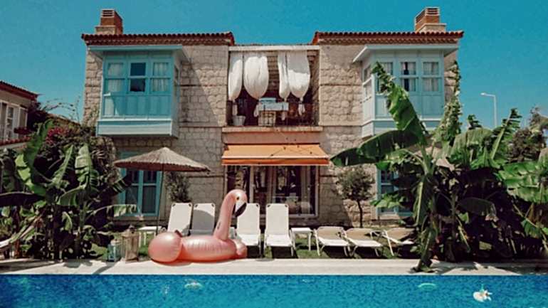 ALAÇATI’DA NEREDE KALINIR- EN GÜZEL ALAÇATI OTELLERİ