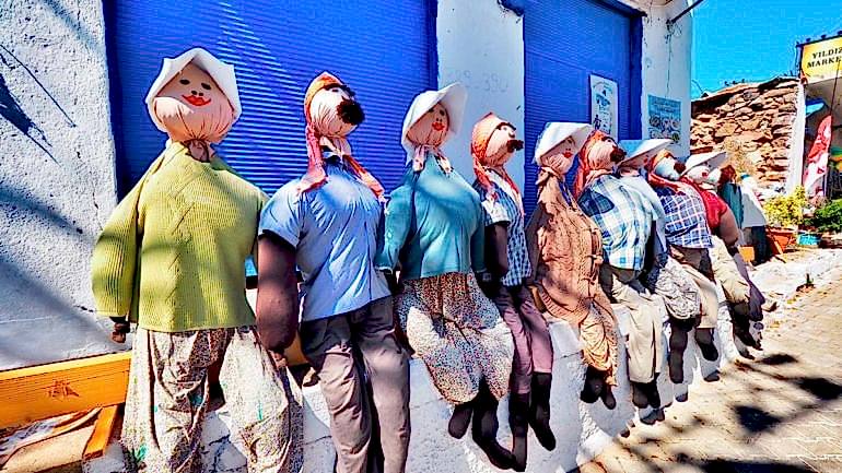 BARBAROS KÖYÜ, İZMİR – OYUK FESTİVALİ & ÇAT KAPI EVLERİ