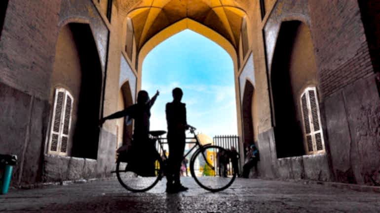 BİSİKLETLE İRAN GEZİSİ – BİZİM GİBİ Bİ TAHTASI EKSİKLER İÇİN ÖNEMLİ BİLGİLER :D