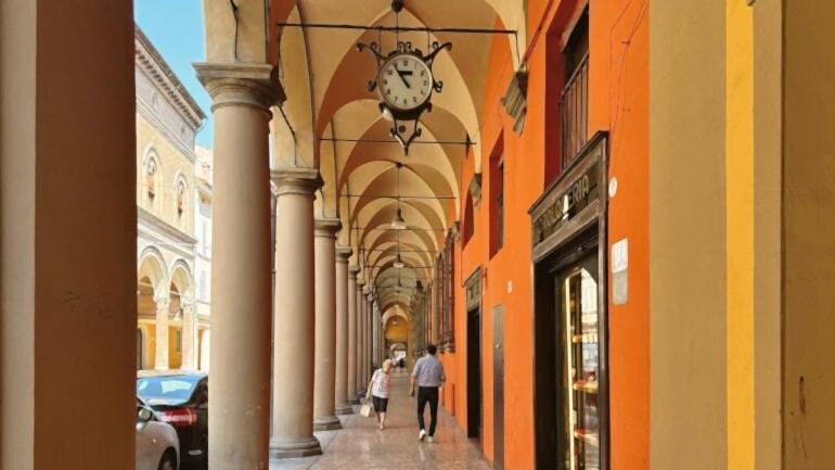 BOLONYA’DA GEZİLECEK YERLER