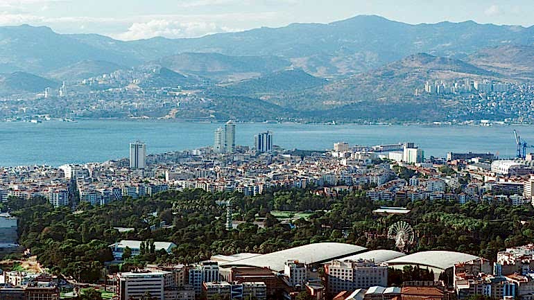 İZMİR MERKEZ: KONAK REHBERİ