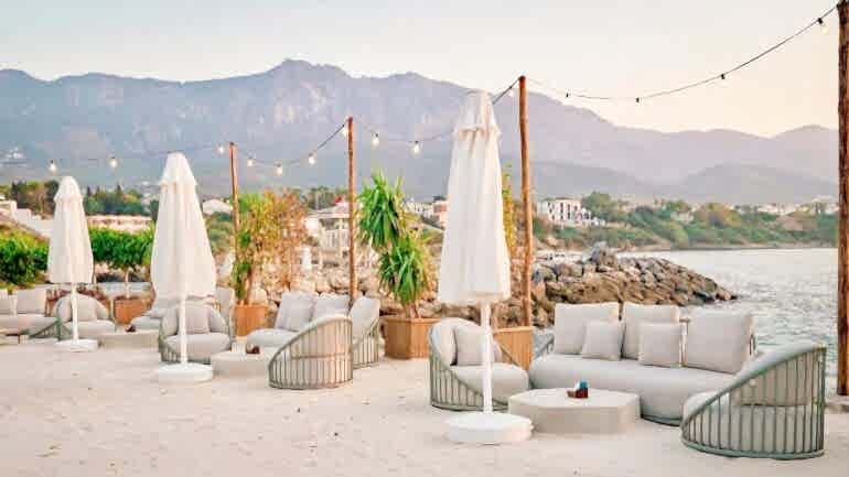 KUZEY KIBRIS’TA NEREDE KALINIR? – EN GÜZEL KIBRIS OTELLERİ