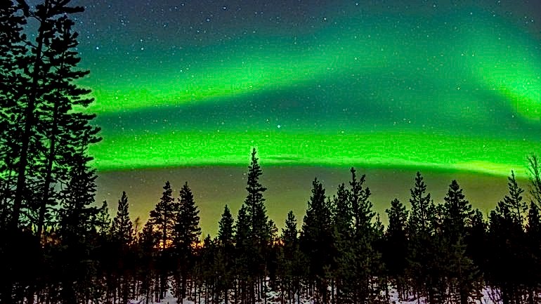 KUZEY IŞIKLARINI İZLEMEK İÇİN EN İYİ ÜLKELER & ZAMANLARI
