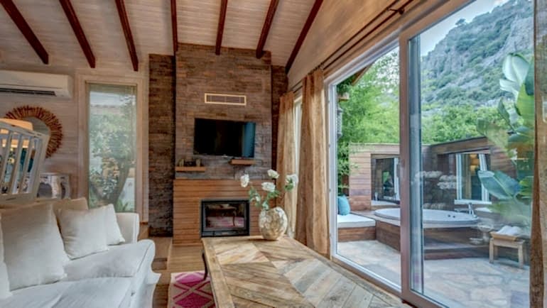 ÇIRALI’DA BUNGALOVLAR VE GÜNLÜK KİRALIK EVLER