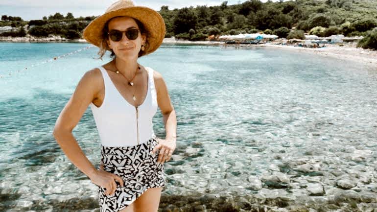 URLA PLAJLARI: NEFES KESEN KOYLAR